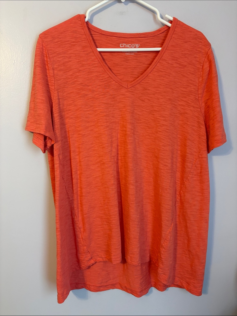 Chico’s Salmon Pink V Neck Tee T-shirt size 2 (L)